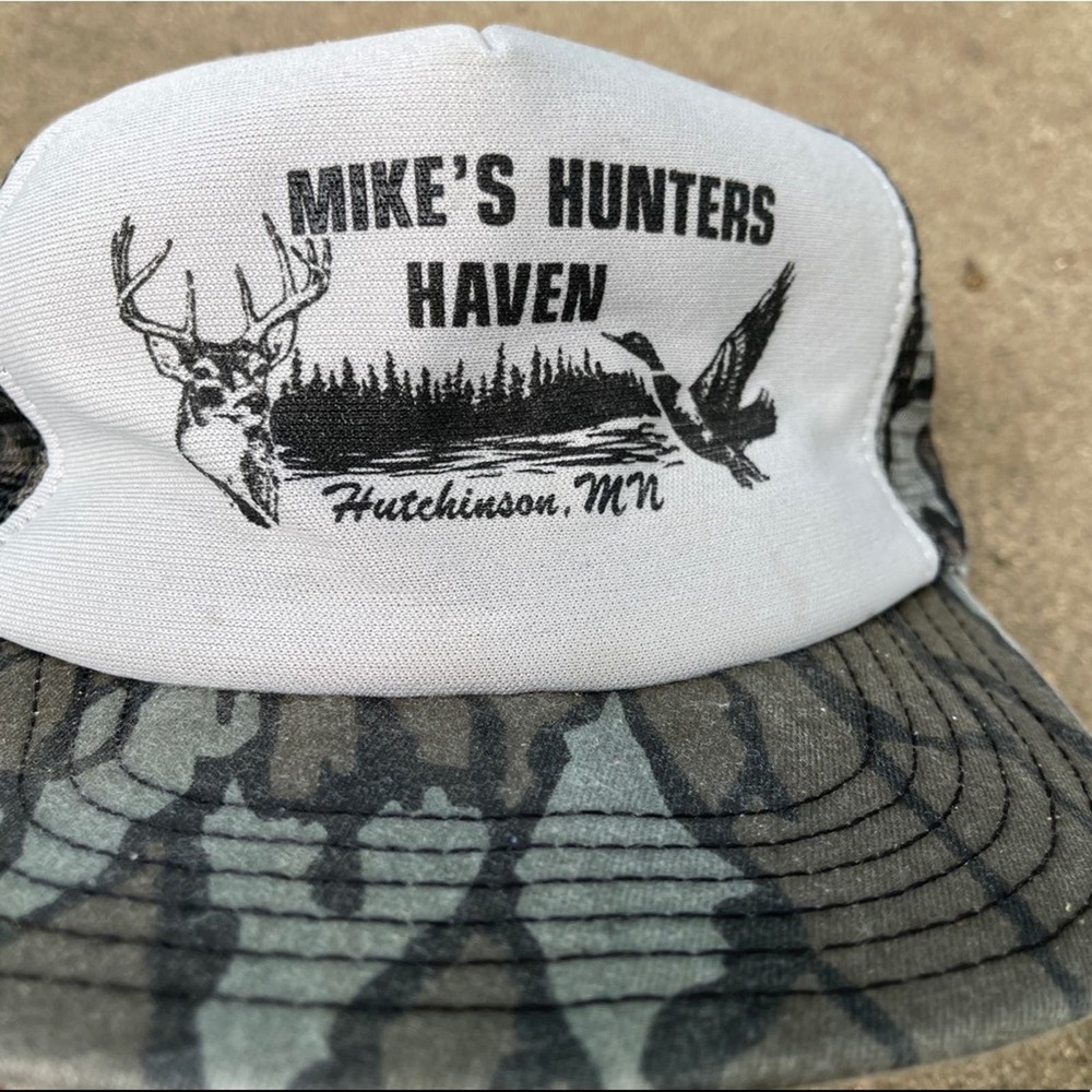 Vintage Mikes Hunter Haven Snapback Trucker Hat Foam Mesh MN Man Cave Camo Cap
